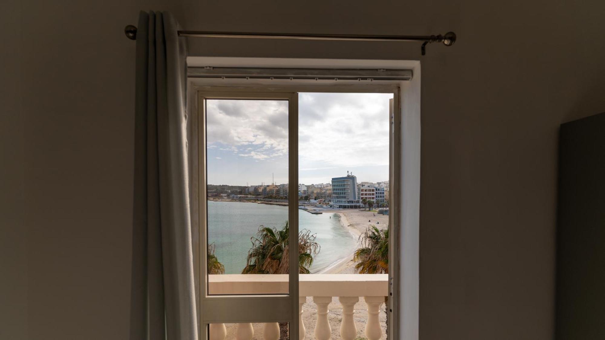Luxurious Beach Apartment Birzebbuga Exterior photo