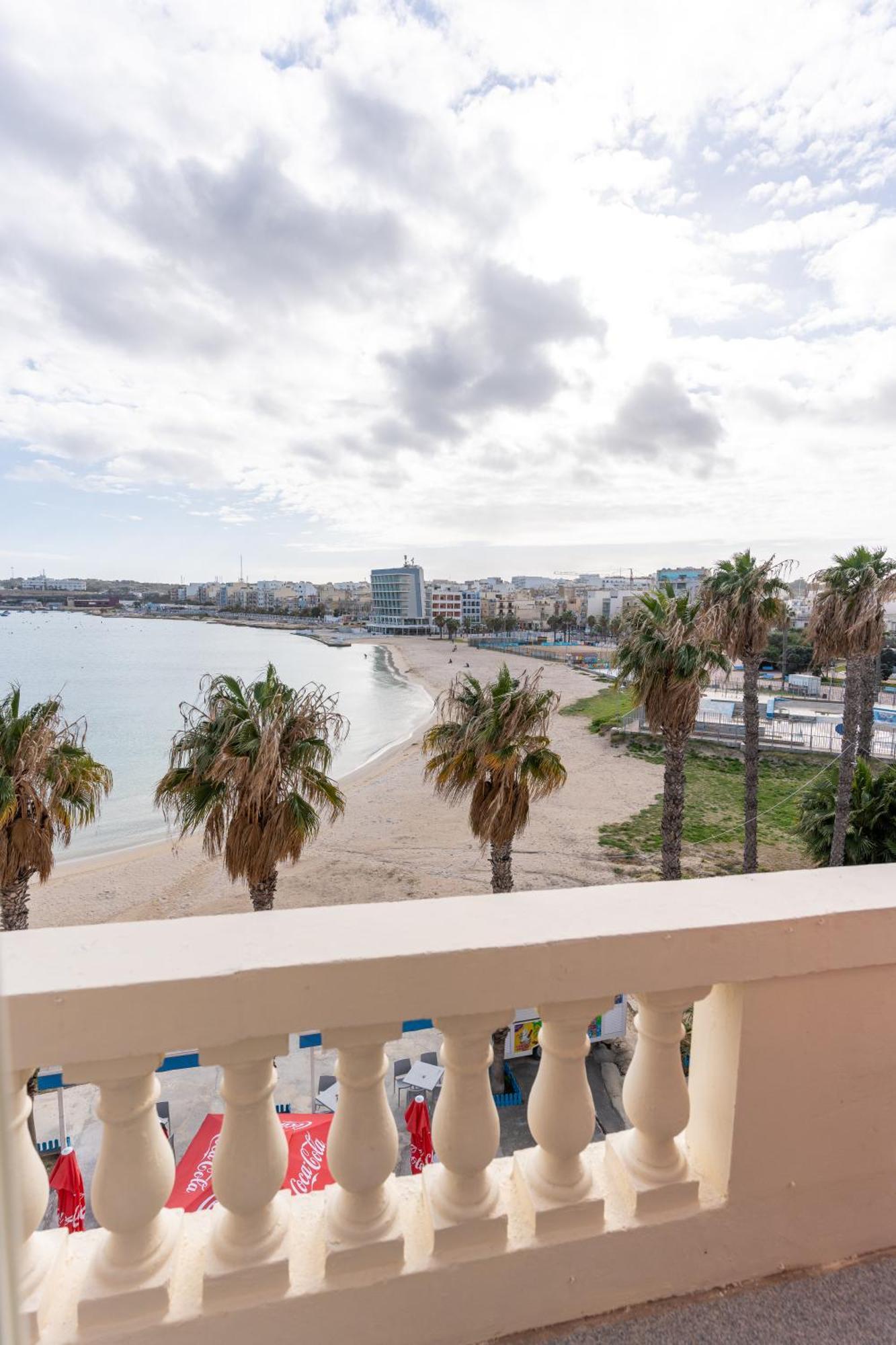 Luxurious Beach Apartment Birzebbuga Exterior photo