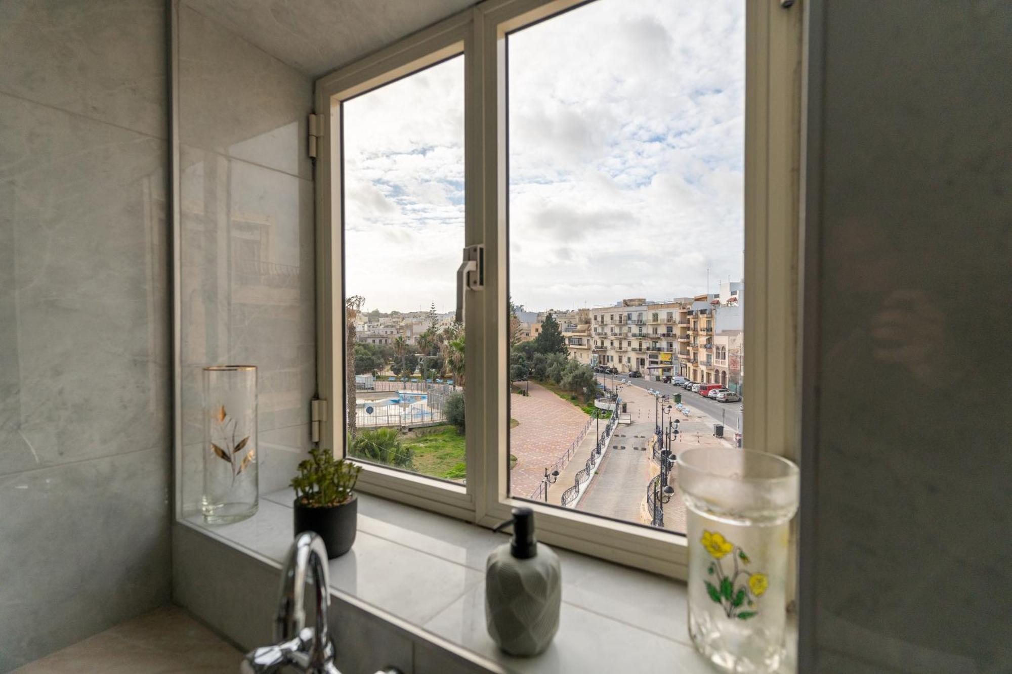 Luxurious Beach Apartment Birzebbuga Exterior photo