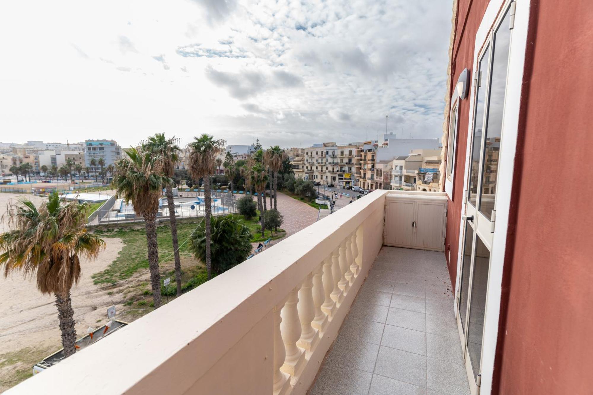 Luxurious Beach Apartment Birzebbuga Exterior photo